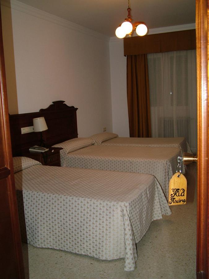 Hotel Rio Piscina ปรีเอโก เด กอร์โดบา ภายนอก รูปภาพ